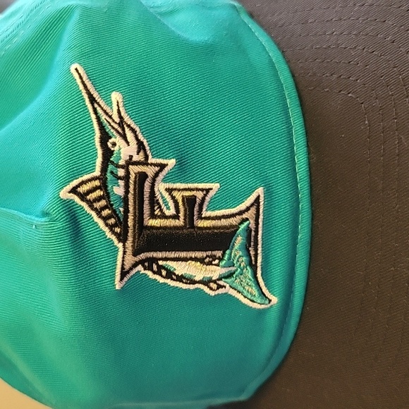 Vintage Look Florida Marlins Snap-back New Era Hat- Excellent Condition! - Picture 4 of 8